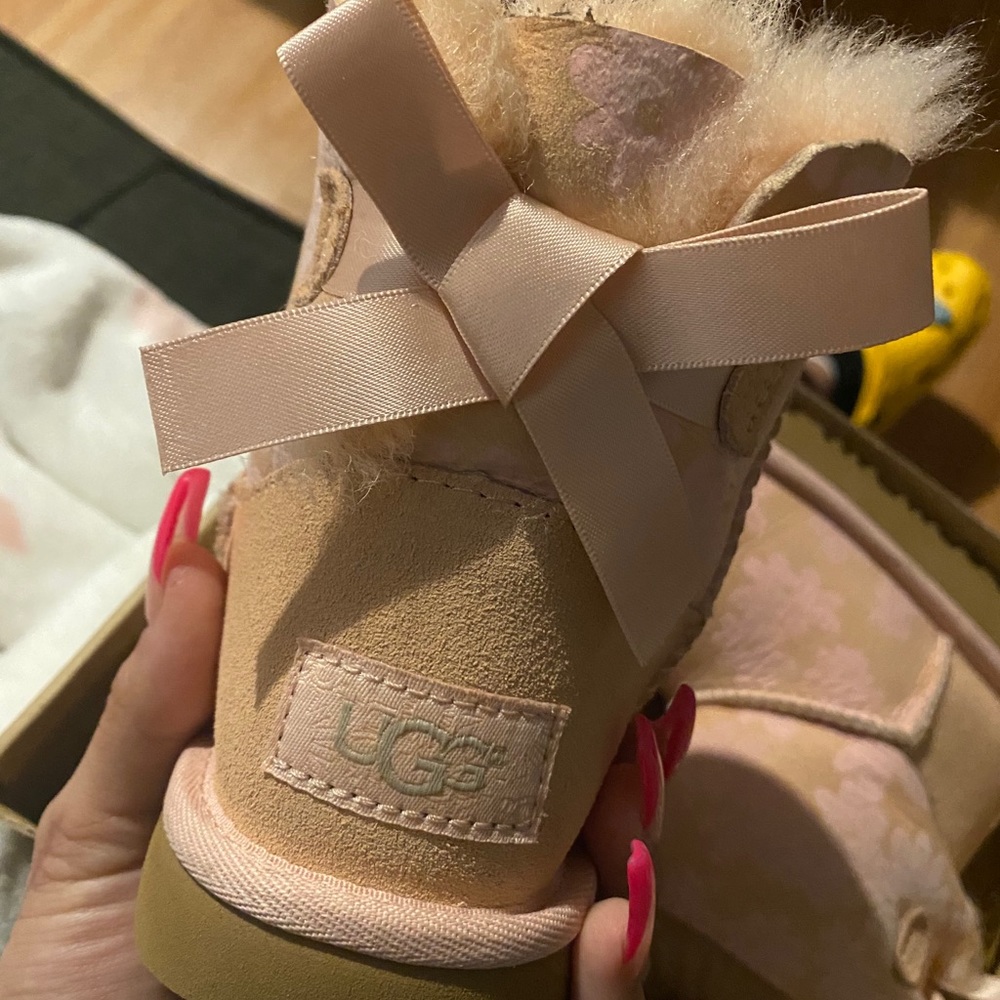 UGG kids boots - Picture 5 of 7